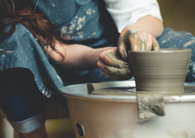 travail au tour de potier